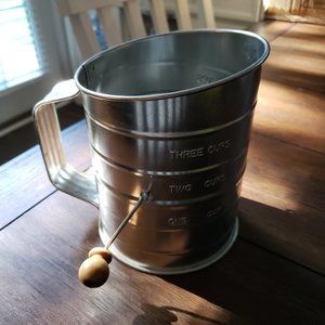 Farmhouse 3 Cup Flour Sifter
